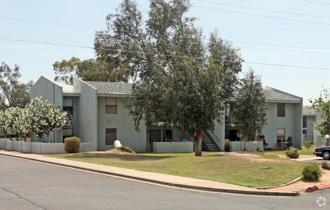 Building Photo - Oasis in Mesa