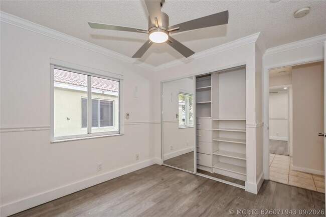 Building Photo - 4367 Dogwood Cir