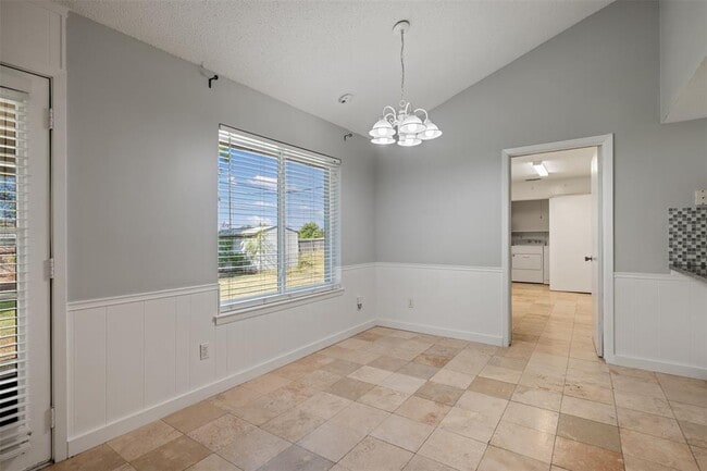 Building Photo - 2407 Harrowden Dr