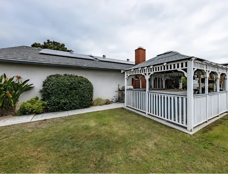 Building Photo - 3154 Luxurious Highland Home