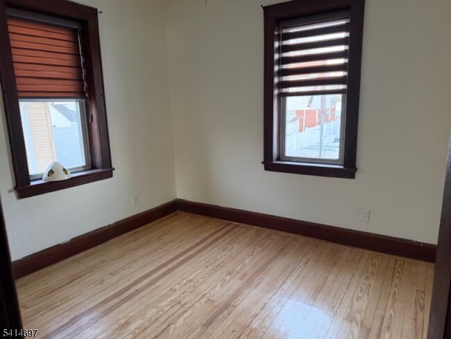 Building Photo - 719-723 E 30th St