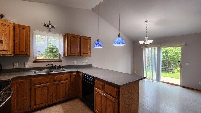 Building Photo - 5153 Oak Valley Dr