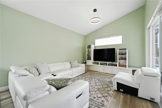 Building Photo - 13201 Luxbury Loop
