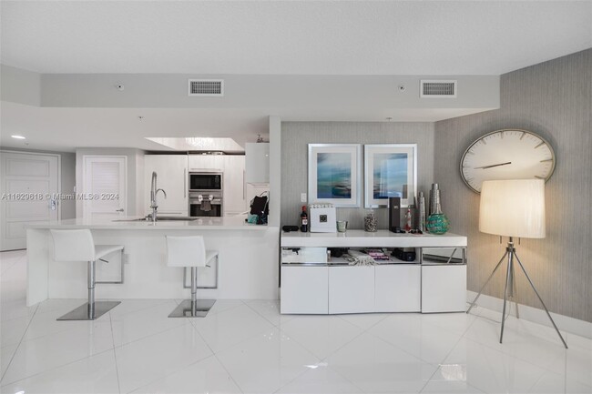 Building Photo - 250 Sunny Isles Blvd