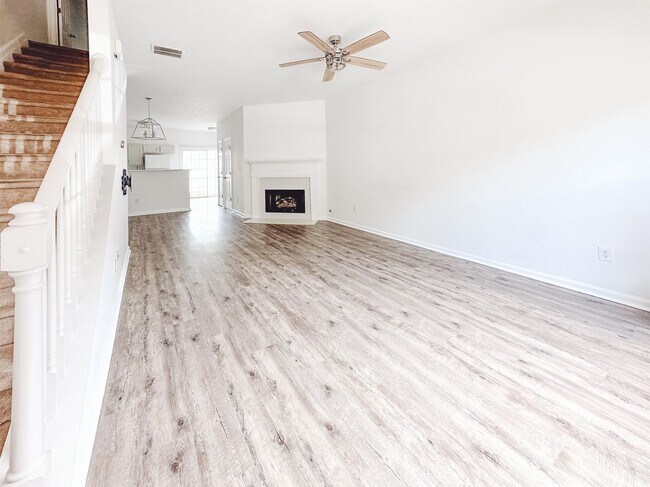Building Photo - 3247 Hidden Cove Cir NW