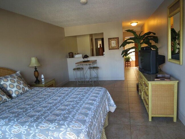 Building Photo - 300 Yacht Club Dr
