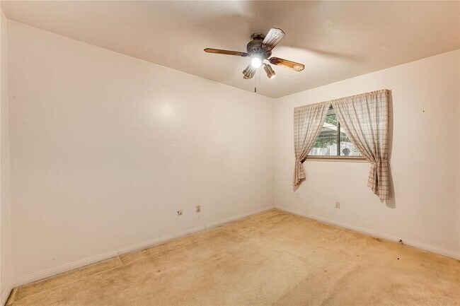 Building Photo - 13634 Greenridge Dr