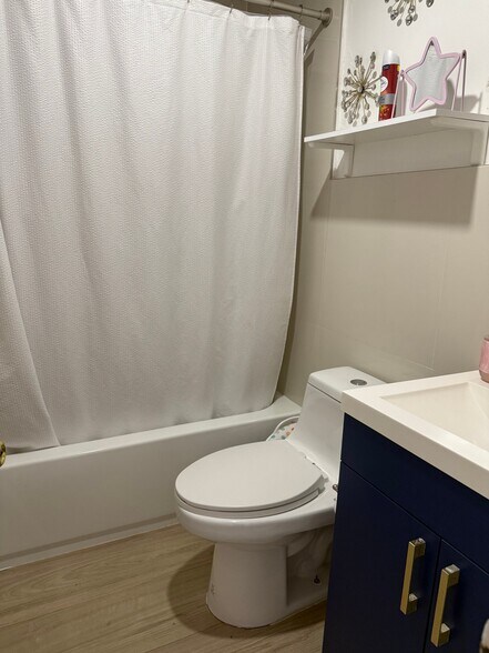 Building Photo - 3623 SW 15th St