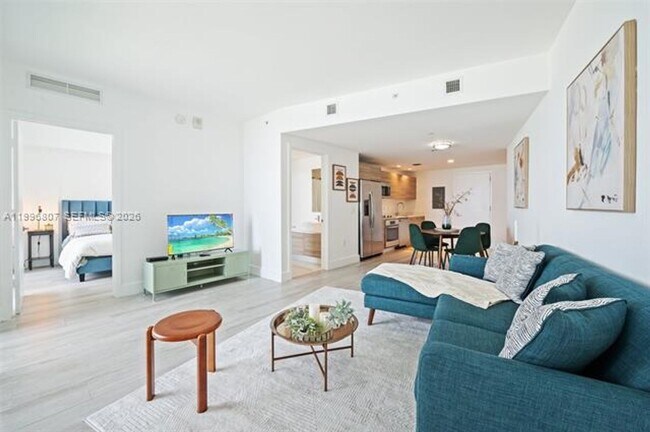 Building Photo - 121 NE 34th St