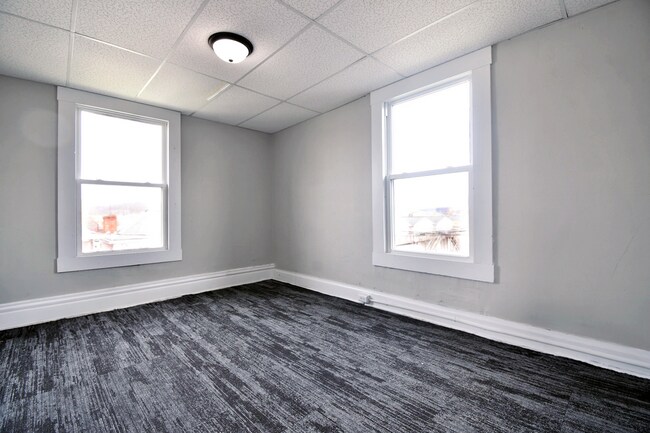 Building Photo - 1850 Buffington Ave