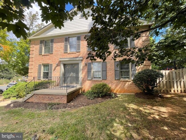 Building Photo - 7609 Dominion Dr
