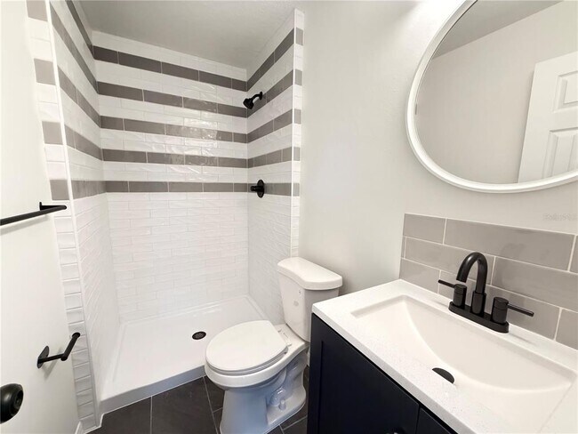 Building Photo - 16 Powder Hill Ln