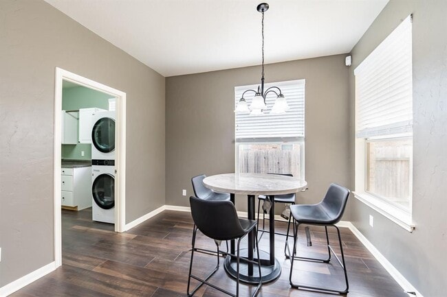 Building Photo - 730 Nelson Ranch Rd