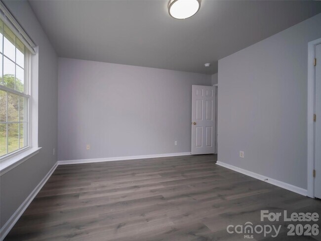 Building Photo - 1030 Boxelder Ln