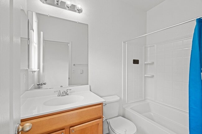 Building Photo - TOSCANA TOWNHOME EMBRACES LUXURY LIVING PRIVACY | SECURITY | MANY UPGRADES