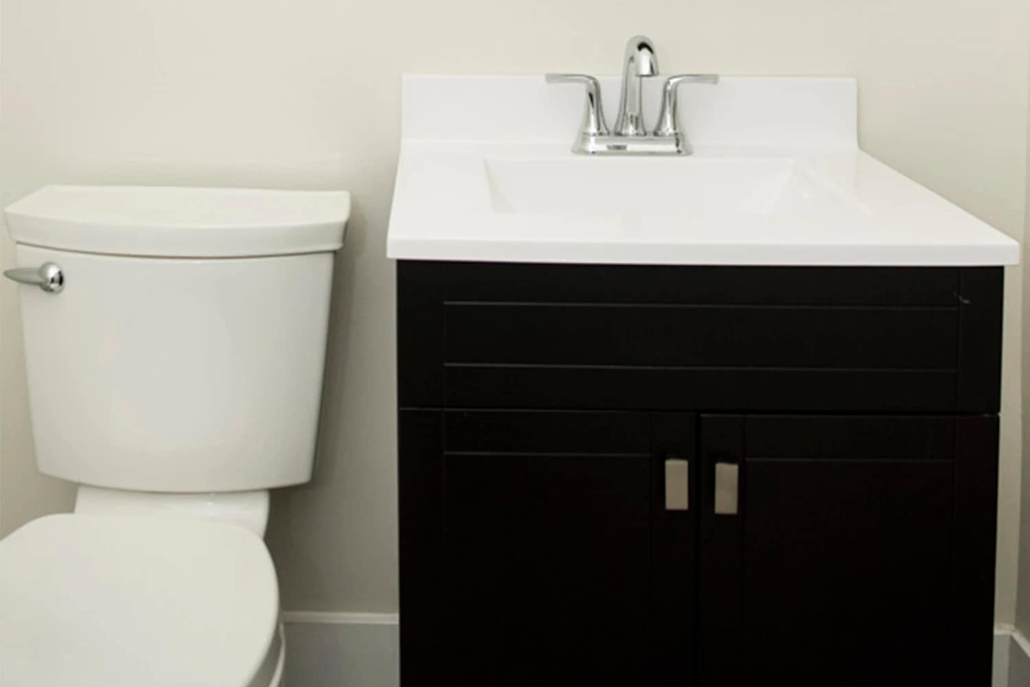 Building Photo - 730 W Roscoe St