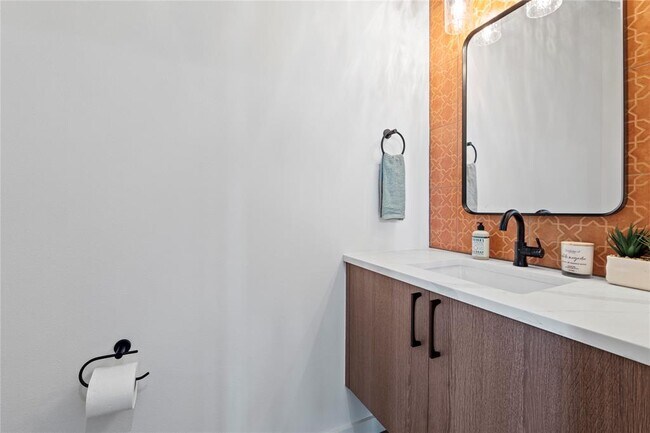 Building Photo - 506 Krebs Ln