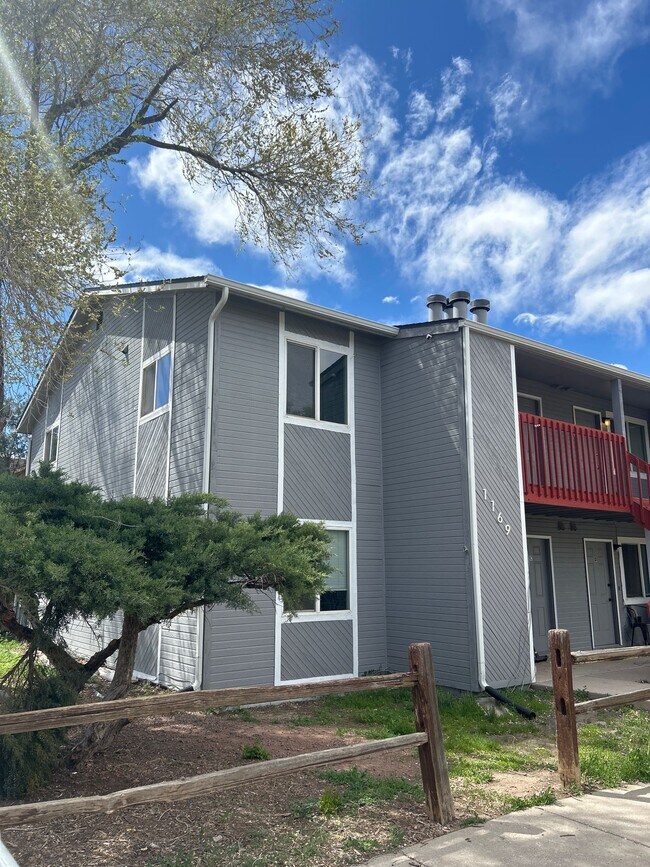 Building Photo - 1059 Mazatlan Cir