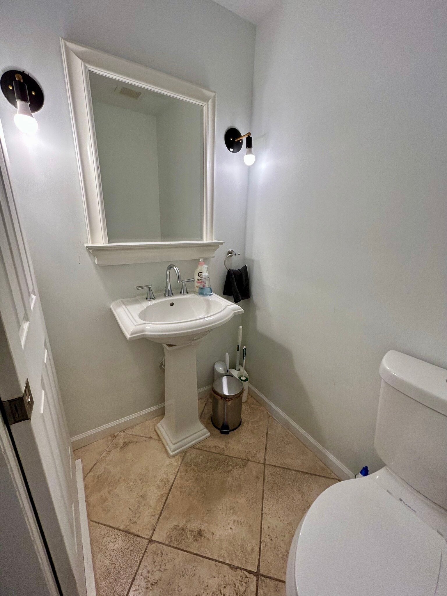 Building Photo - 6520 Roswell Rd