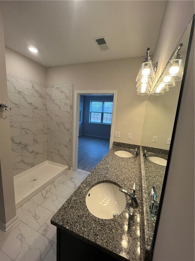 Building Photo - 313 Tower Ridge Cir