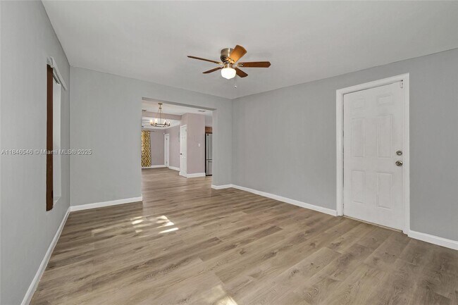 Building Photo - 1351 NE 156th St