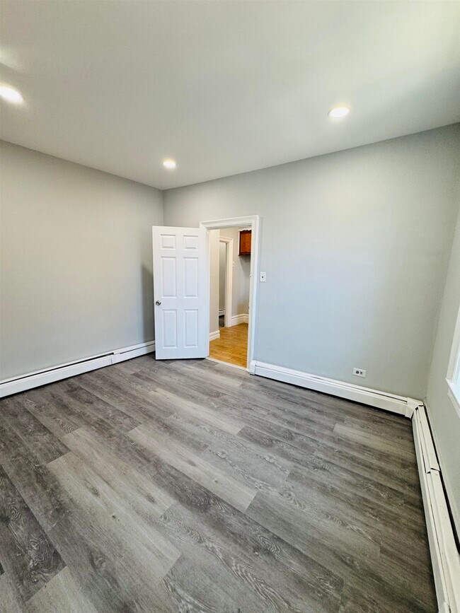 Building Photo - 265 Clinton Ave