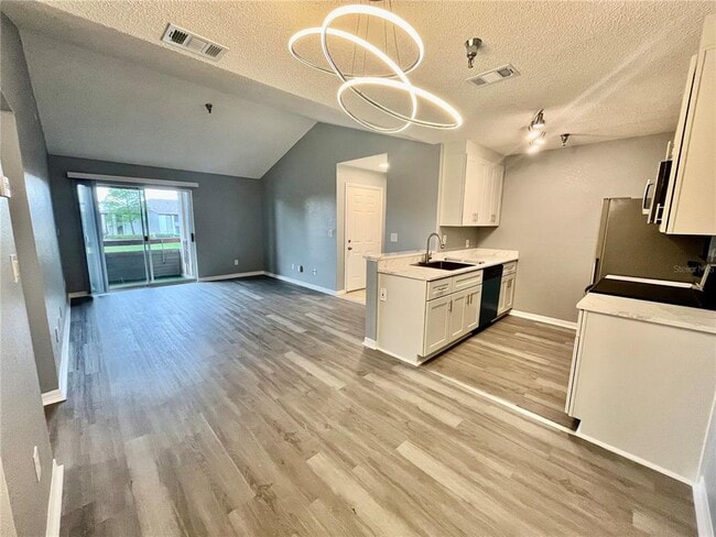 Building Photo - 10263 Gandy Blvd N