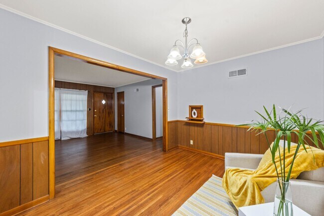 Building Photo - Great Home in Great Condition