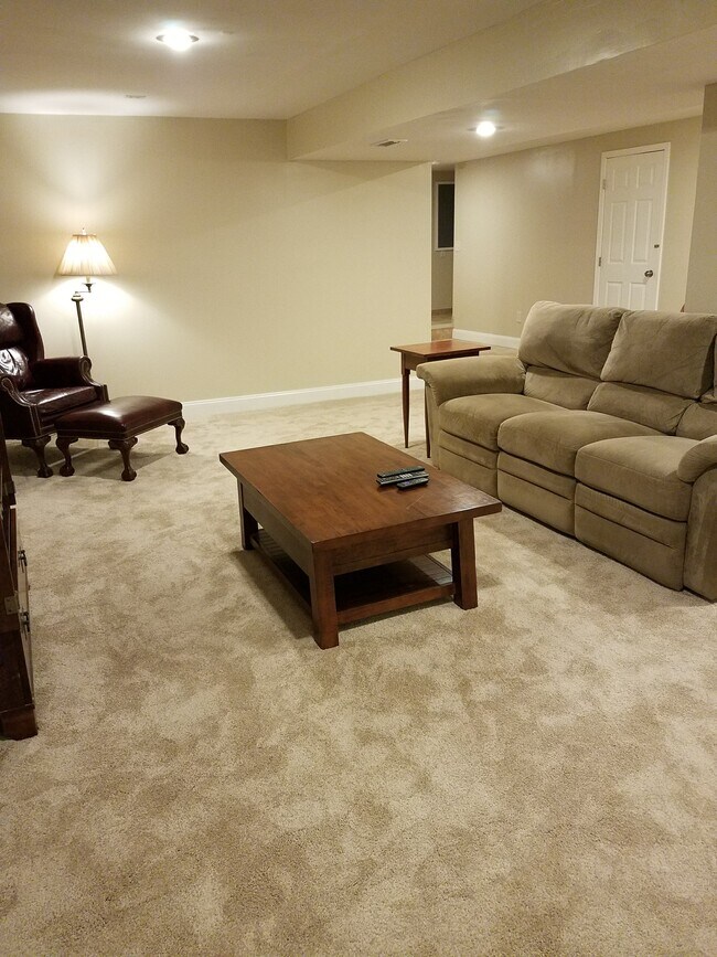 Building Photo - 89 Willow Ridge Ct