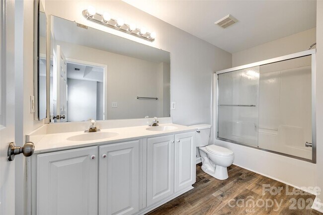 Building Photo - 12326 Verdant Ct