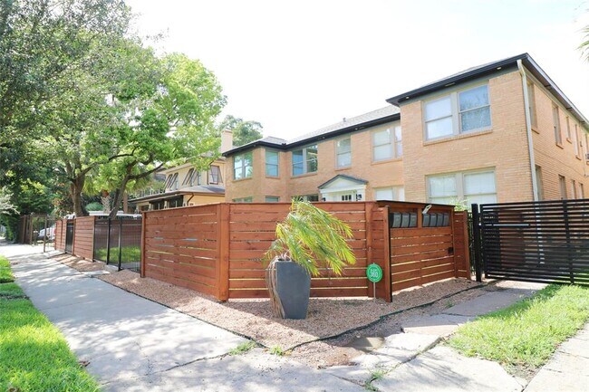 Building Photo - 403 Avondale St