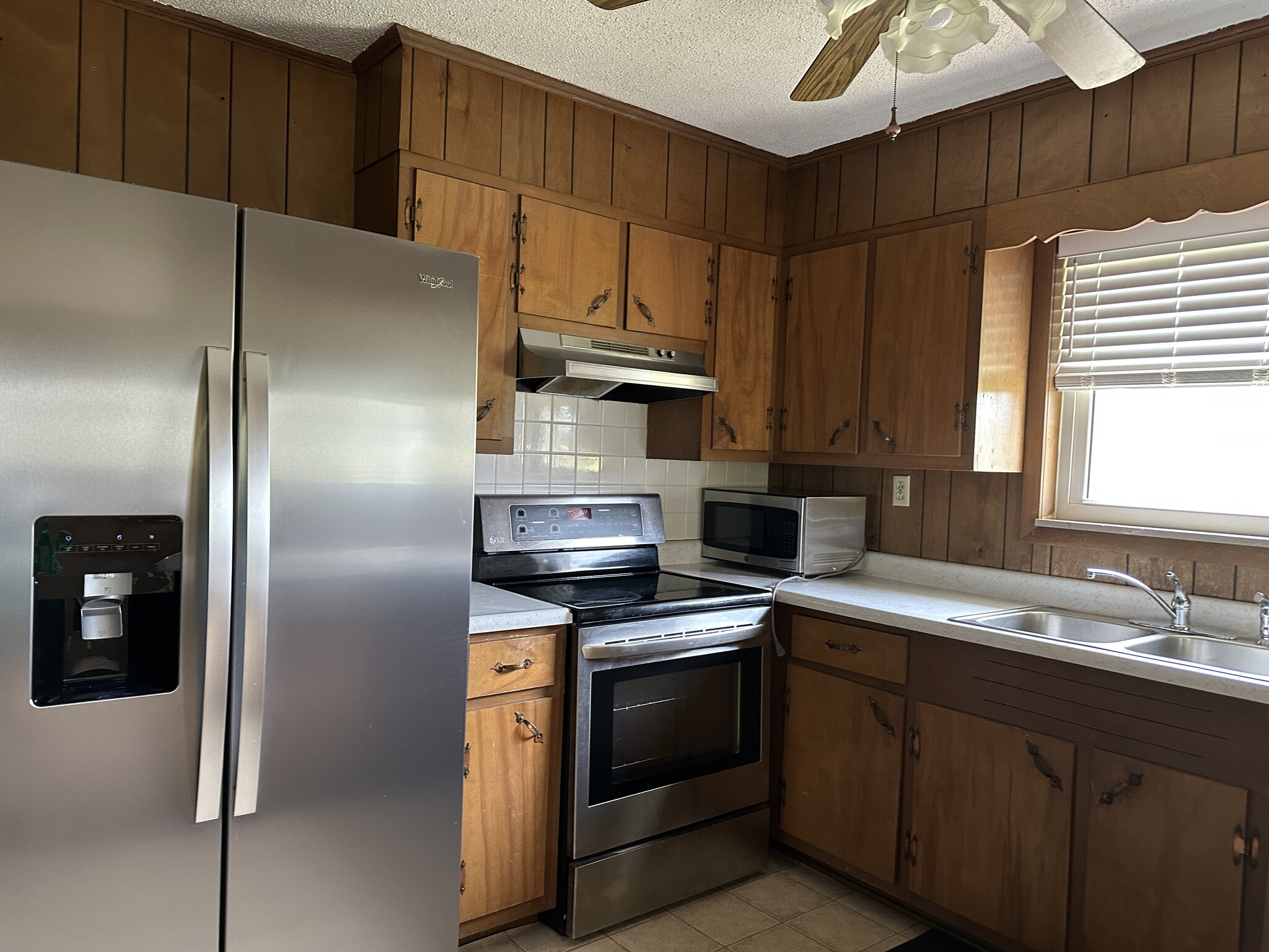 Kitchen - 3655 W Allens Bridge Rd