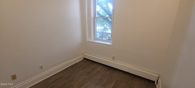 Building Photo - 9 St Joseph's Terrace