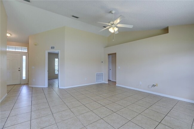 Building Photo - 113 Drake Way