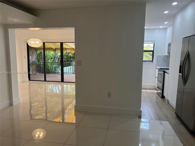 Building Photo - 15400 Sharpecroft Dr