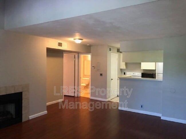 Building Photo - 465 Forestway Cir