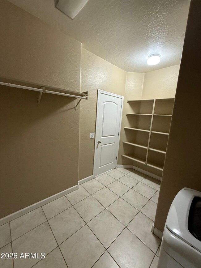 Building Photo - 41326 W Jenna Ln