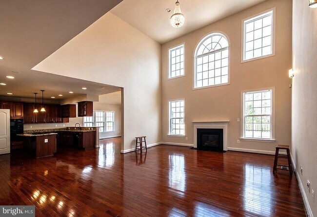 Building Photo - 15329 Colonel Tansill Ct