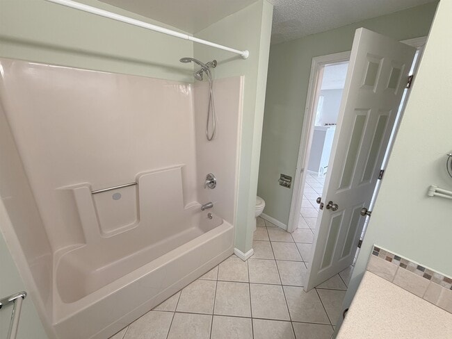 Building Photo - 76 Ode Way