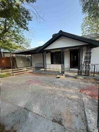 Building Photo - Section 8 Welcome – 4 Bed, 2 Bath Home Nea...