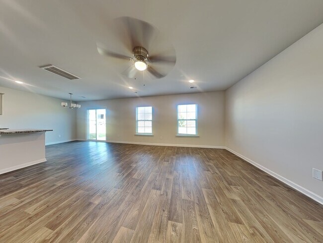 Building Photo - Coming Soon! Burnside Farms! Near USC, For...