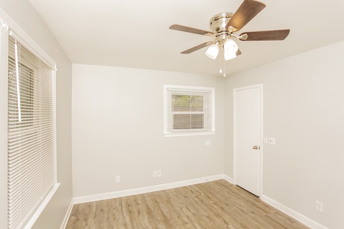 Building Photo - 448 Pitney Rd