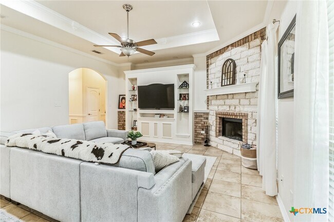 Building Photo - 1507 Hazelnut Dr