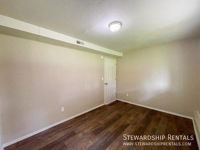 Building Photo - 3620 SE 36th Cir