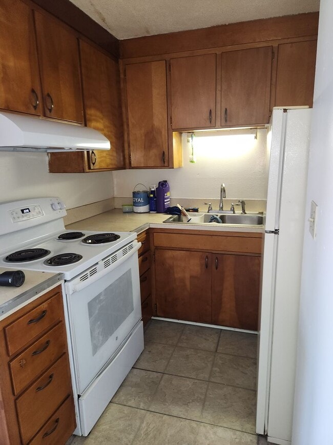 Building Photo - 1890 Kalmia St