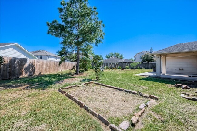 Building Photo - 9407 Dora Meadows Dr