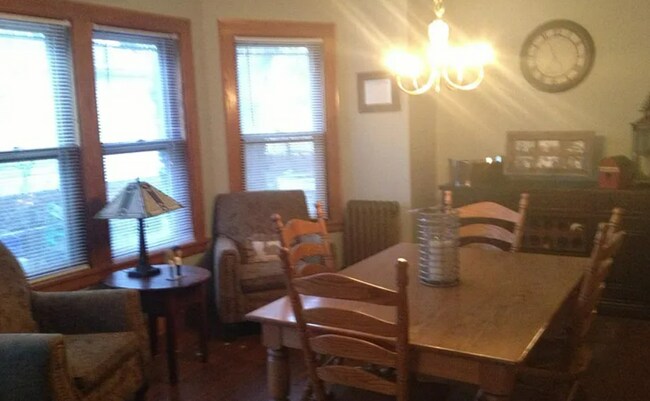 Building Photo - 434 E Berteau Ave