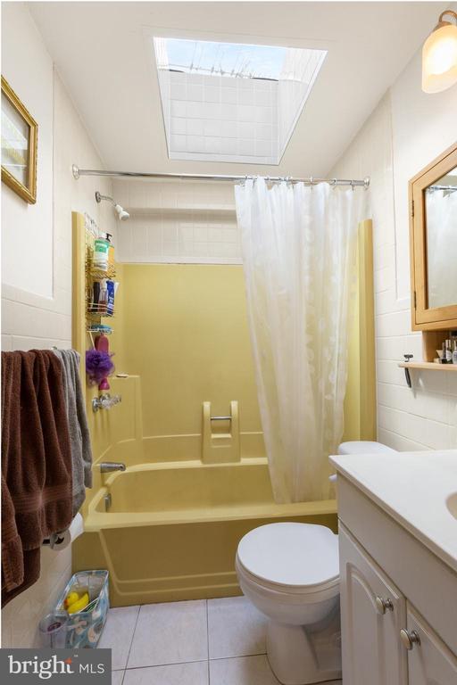 Building Photo - 3285 Chatham St