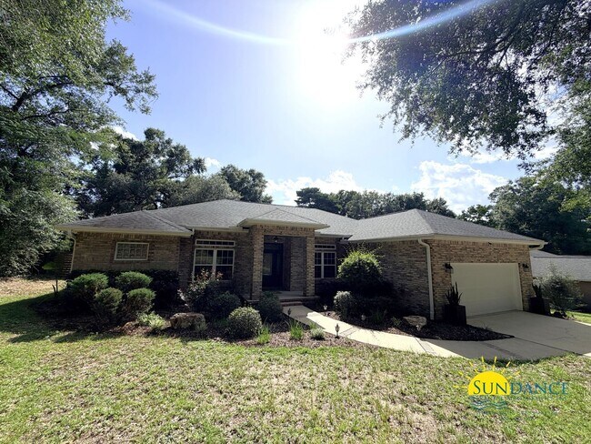 Building Photo - 213 Golf Course Dr