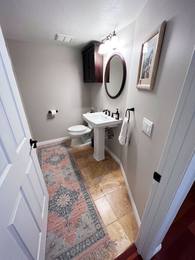 Building Photo - Beautifully Furnished 2 Bed/2.5 Bath Townhome in the Desirable Woodlands of La Jolla